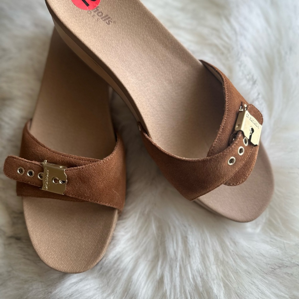Dr. Scholl's Tan Suede Buckle Sandals - Picture 12 of 14